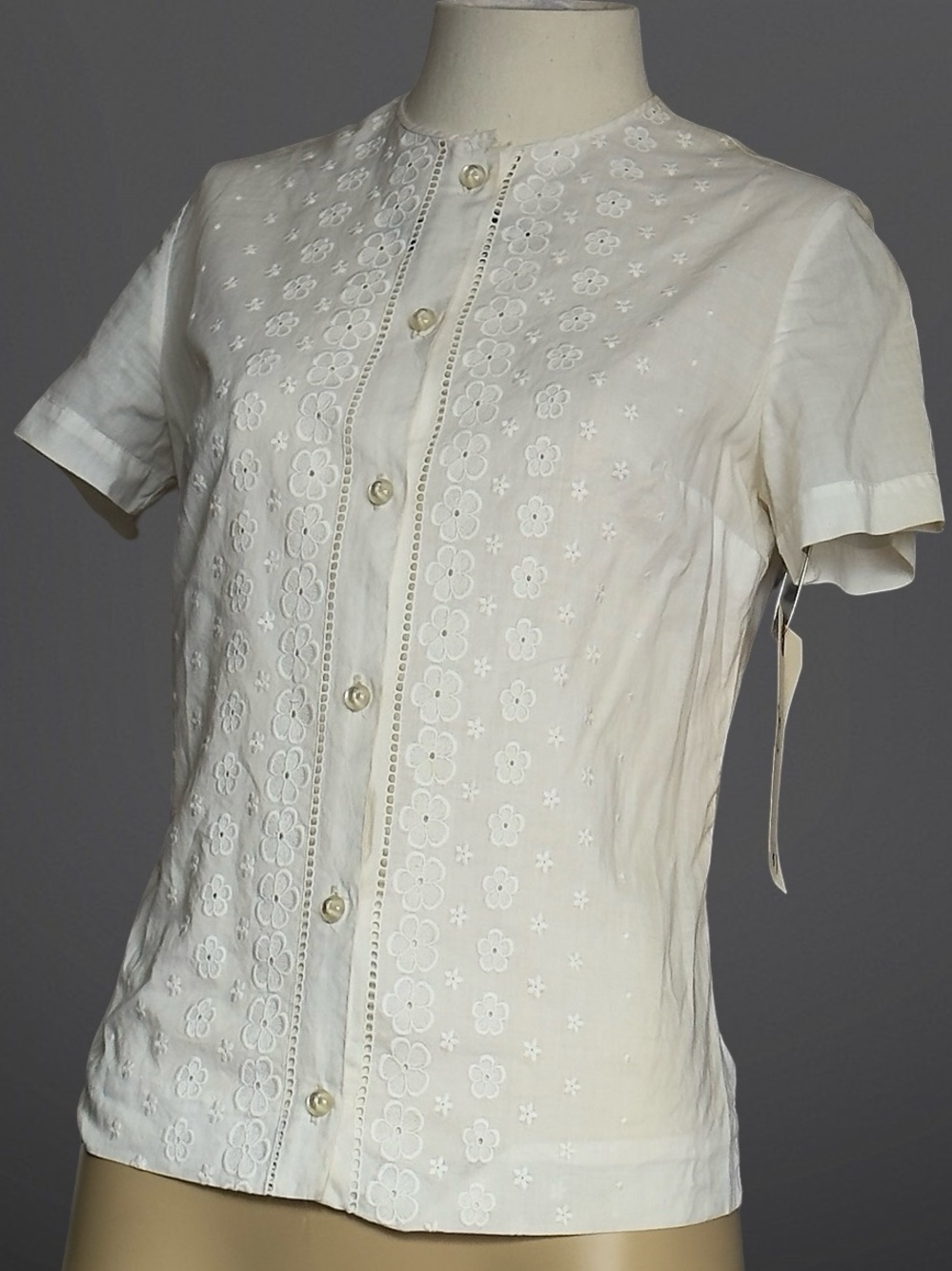 1940s-1950’s White Eyelet Cotton  Blouse XS MGM Studios Sony Studios Vintage